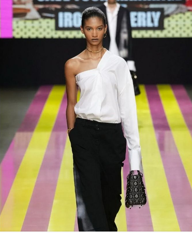 Лайфхак для модниц: стилистка показала, как бюджетно воссоздать образ из новой коллекции Dior